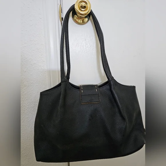 Elegant Black Leather Handbag - Picture 2 of 7